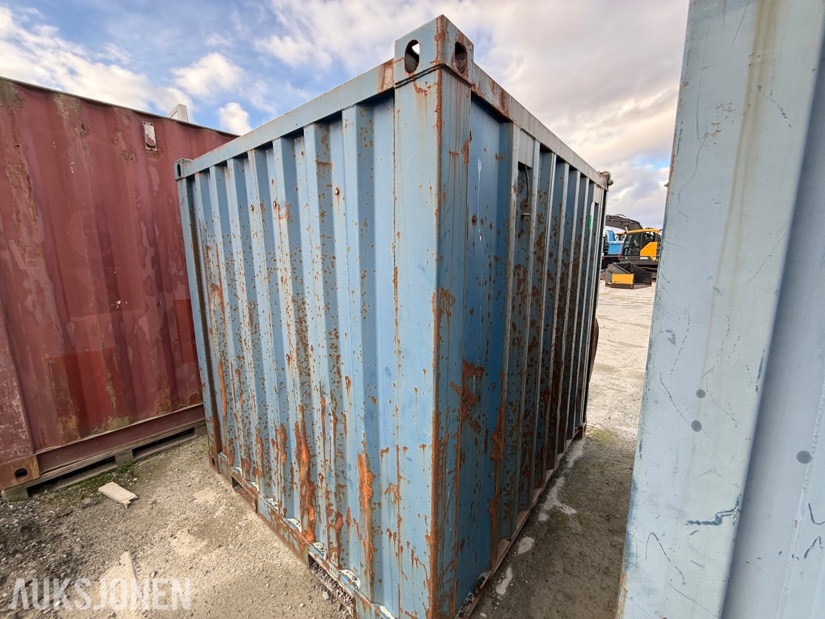 8 Fots container med verktøy/utstyr