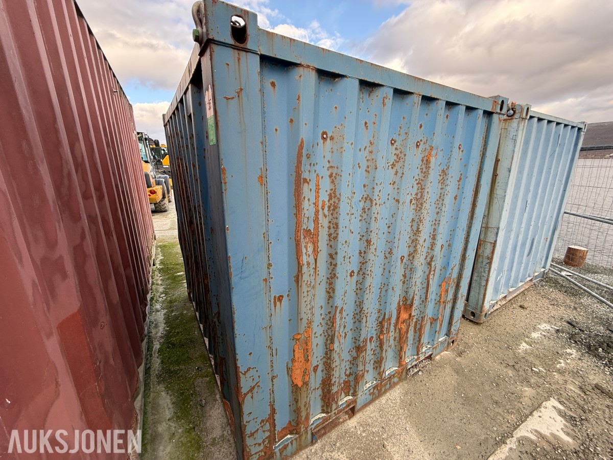 8 Fots container med verktøy/utstyr