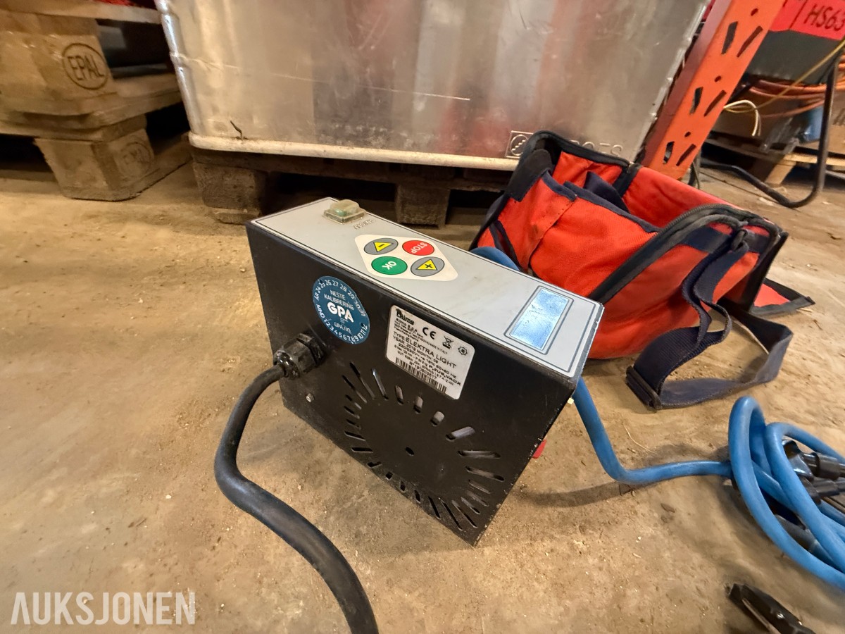 Elektra light PE Sveis og Plasson pipe end peeler