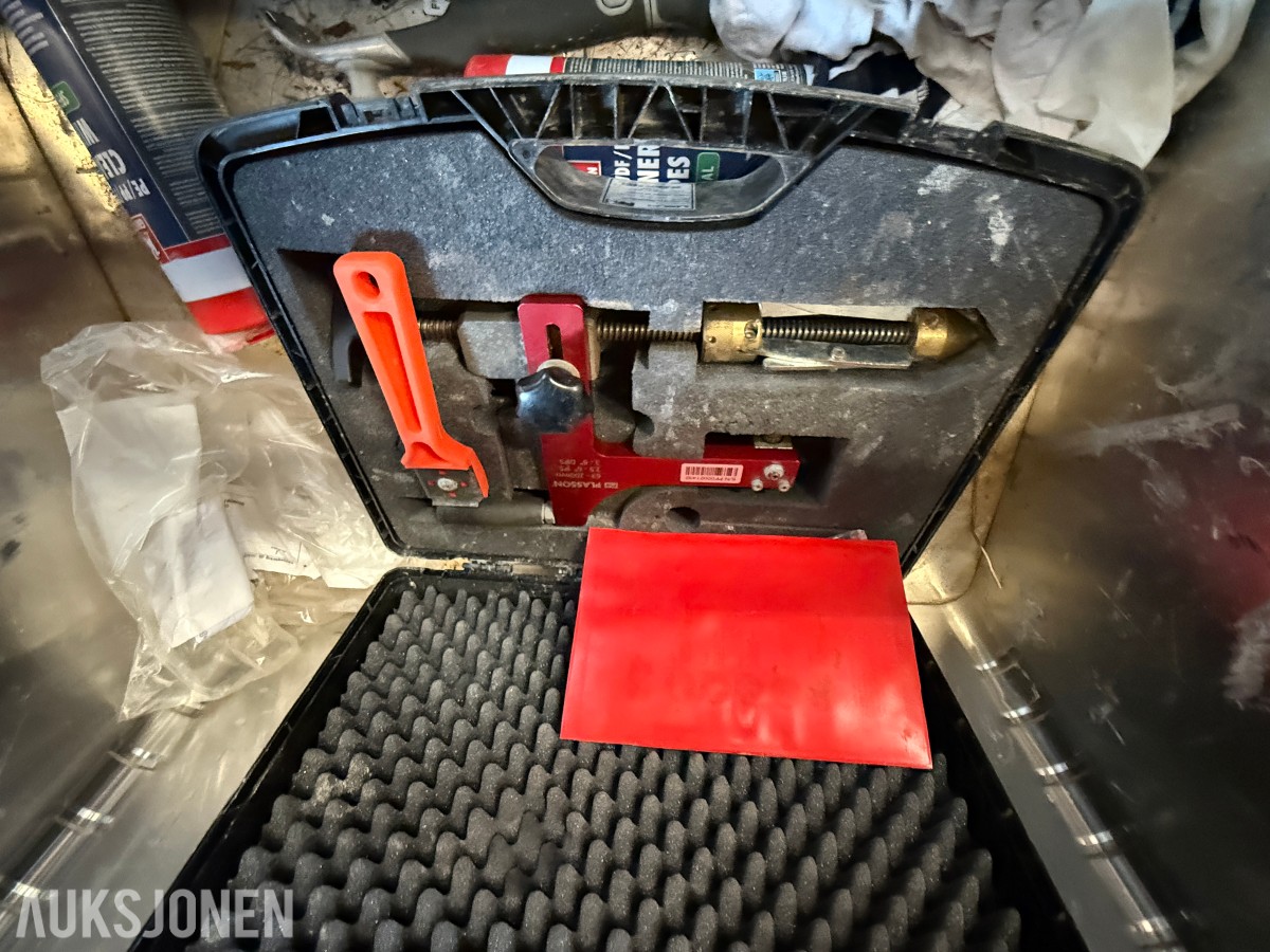 Elektra light PE Sveis og Plasson pipe end peeler