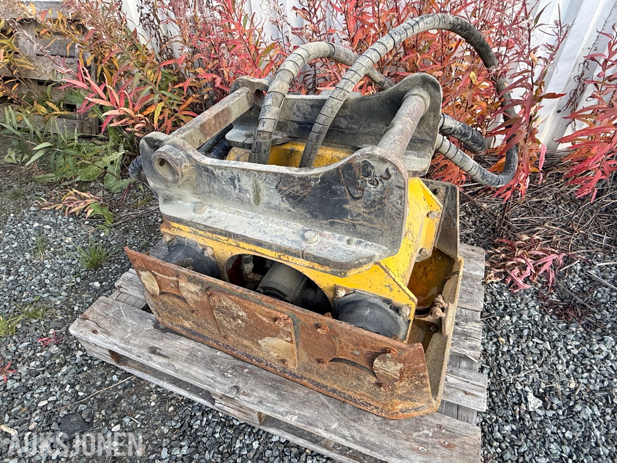 2009 Engcon Pulse 350 vibroplate - S50/60