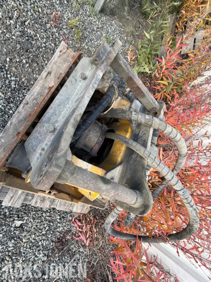2009 Engcon Pulse 350 vibroplate - S50/60