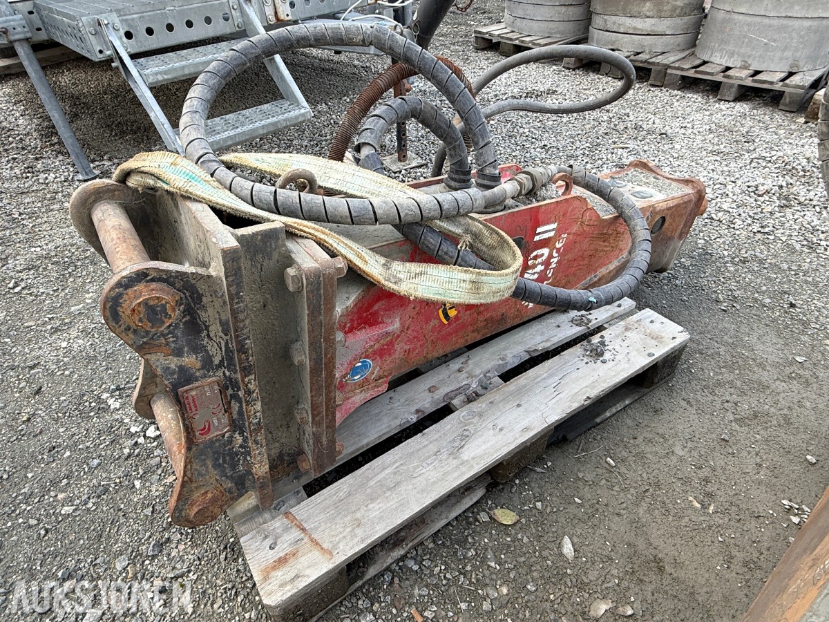 2010 JAB JB40S Pigghammer