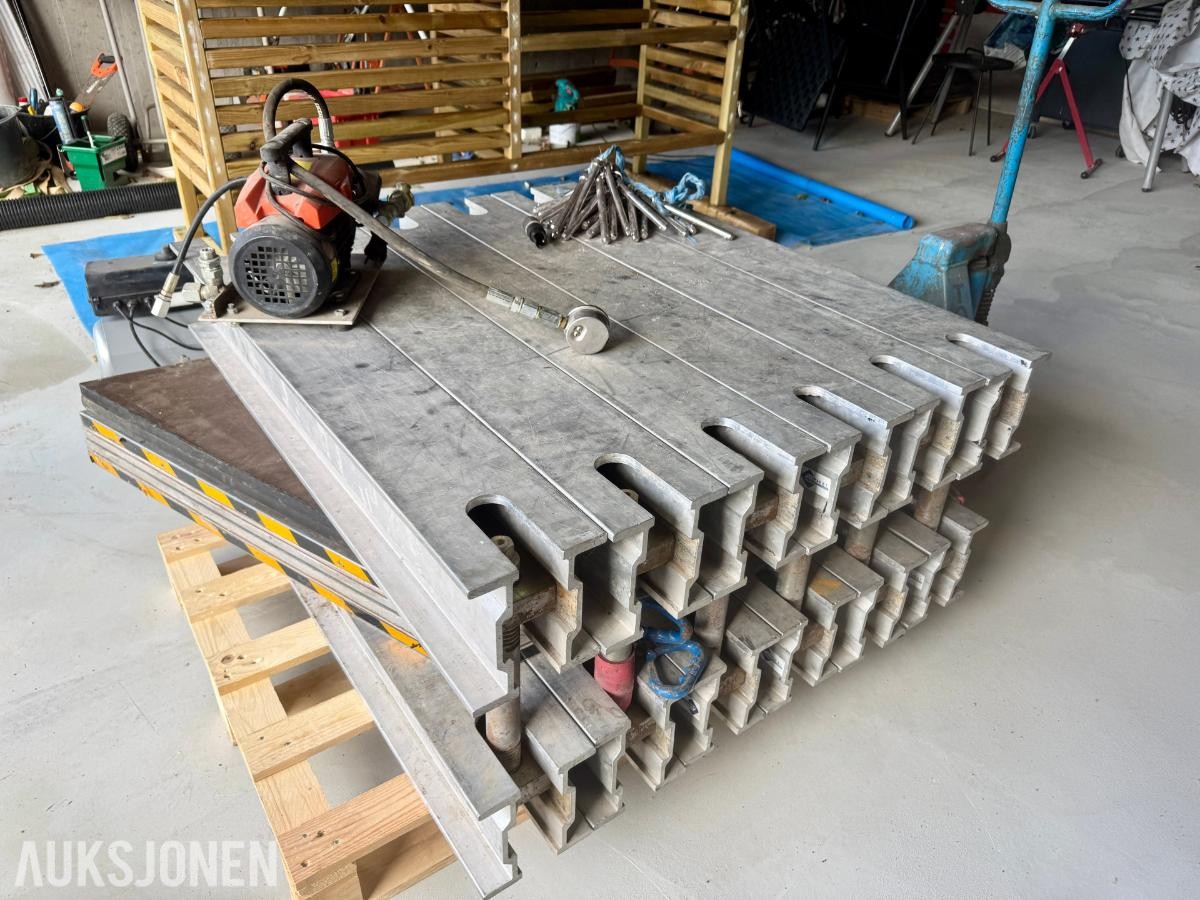 German B.T.  vulkaniseringspresse for transportbånd med styringsenhet