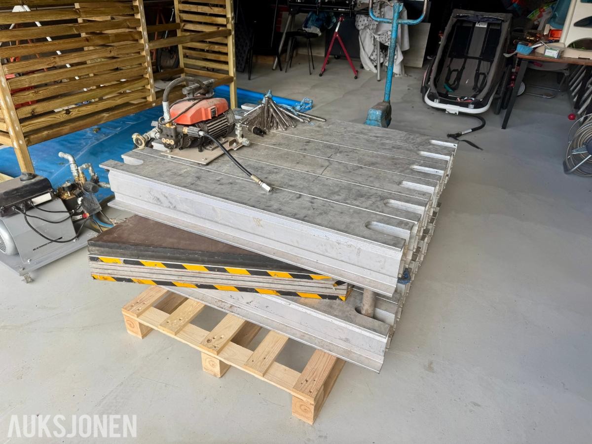 German B.T.  vulkaniseringspresse for transportbånd med styringsenhet