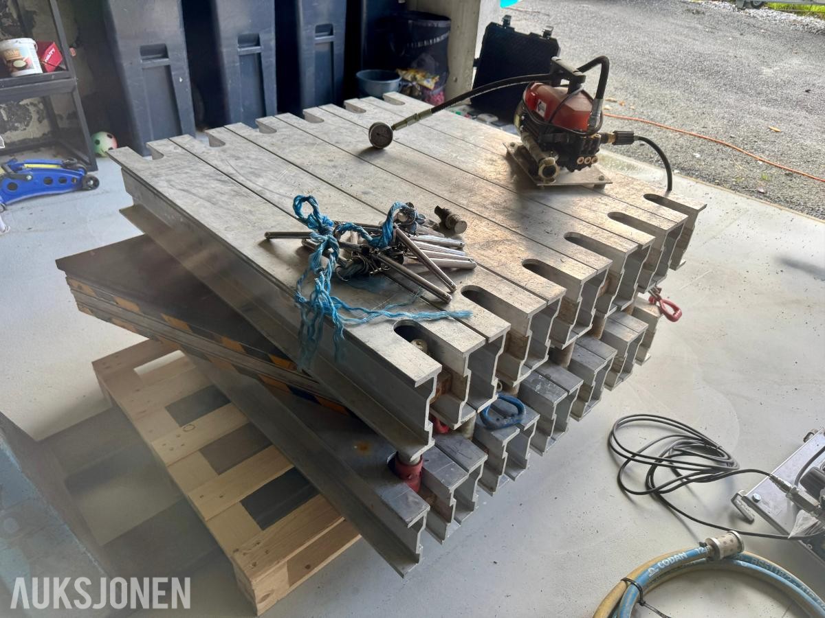 German B.T.  vulkaniseringspresse for transportbånd med styringsenhet