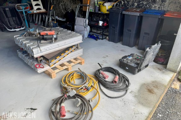 German B.T.  vulkaniseringspresse for transportbånd med styringsenhet