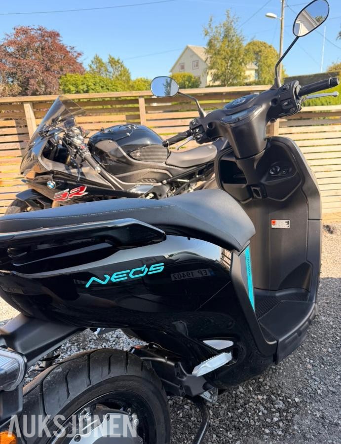 2023 Yamaha NEOs ESS025