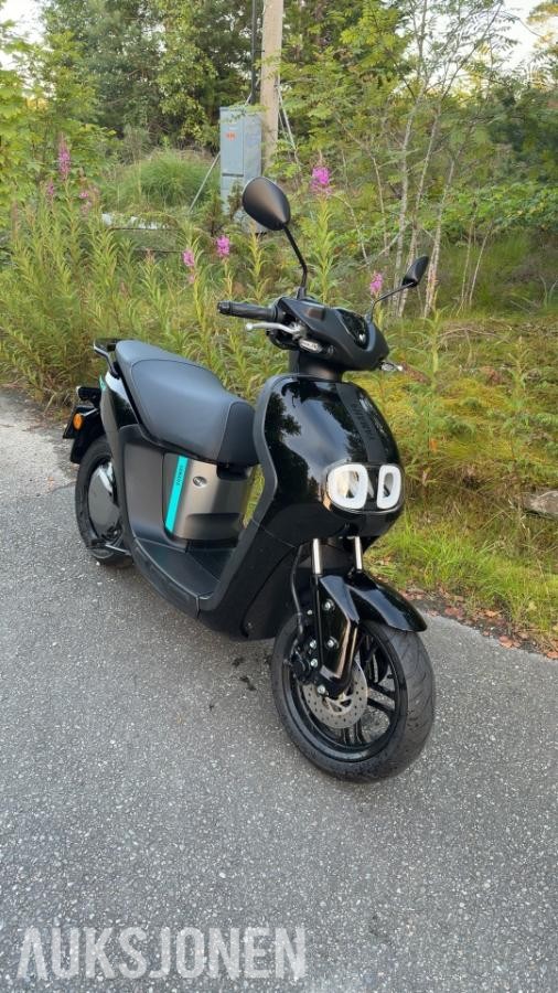 2023 Yamaha NEOs ESS025