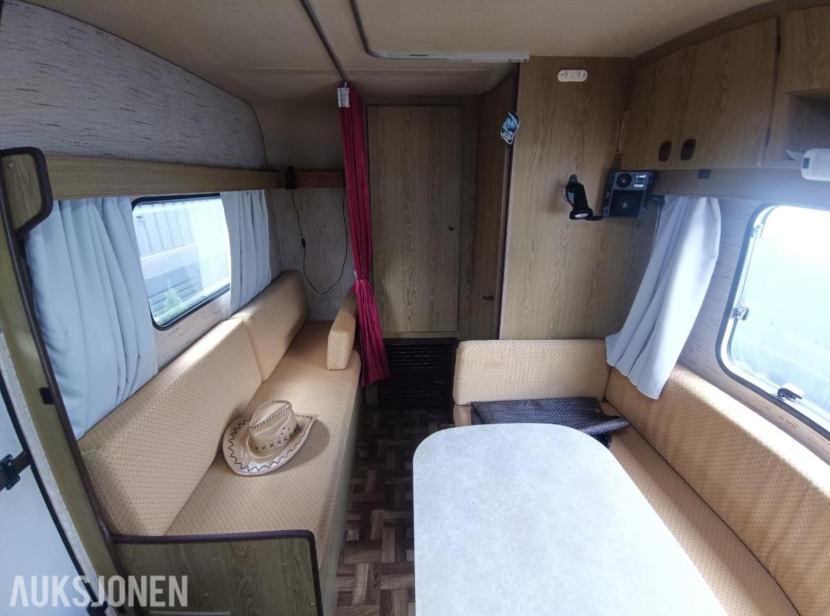 1983 Toyota Hiace Campingbil Veteran, Samleobjekt?