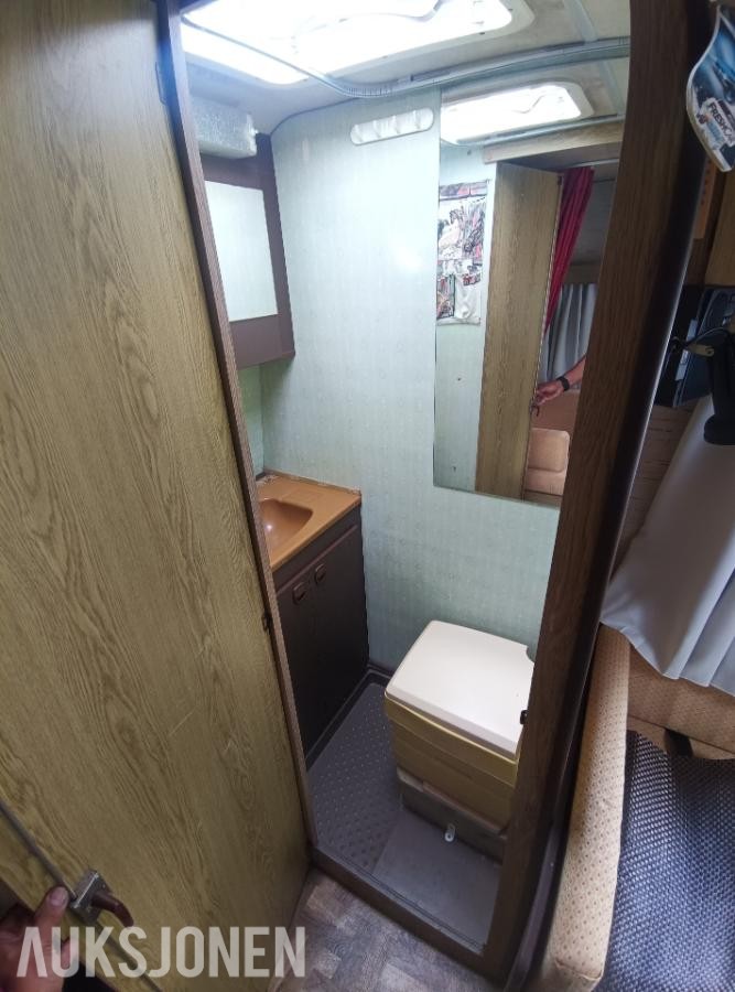 1983 Toyota Hiace Campingbil Veteran, Samleobjekt?