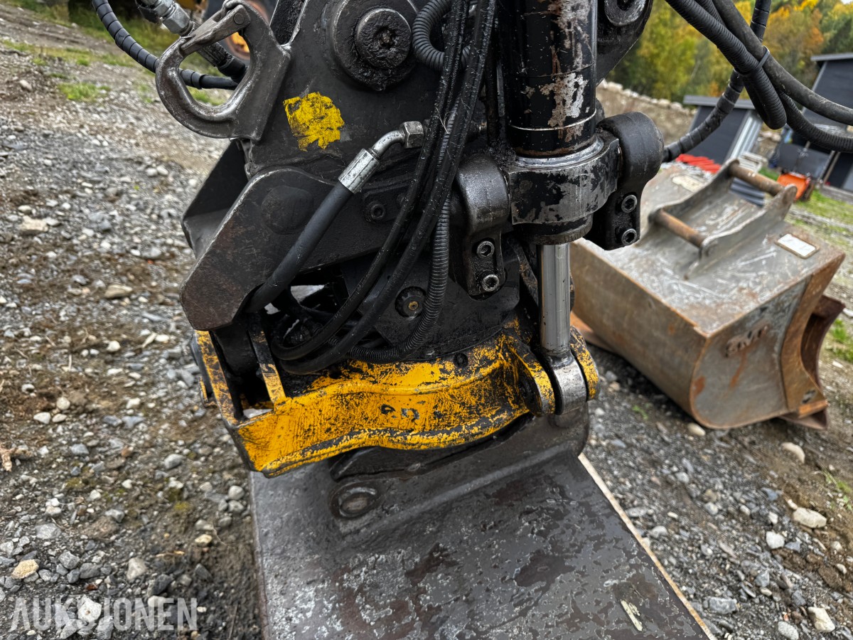 2014 Volvo ECR58D TILTROTATOR 4 SKUFFER
