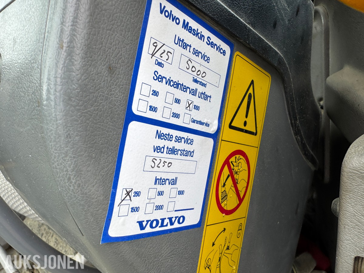 2014 Volvo ECR58D TILTROTATOR 4 SKUFFER