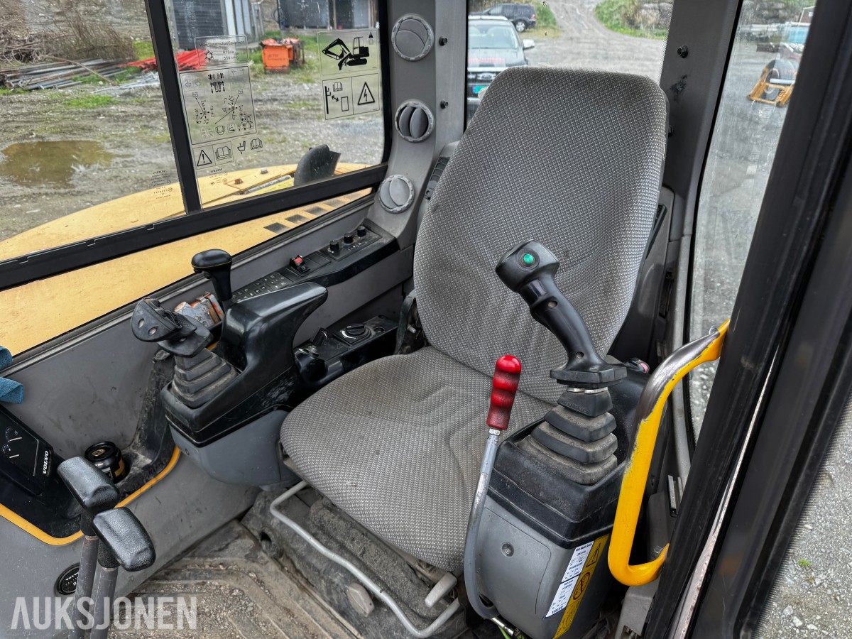 2014 Volvo ECR58D TILTROTATOR 4 SKUFFER