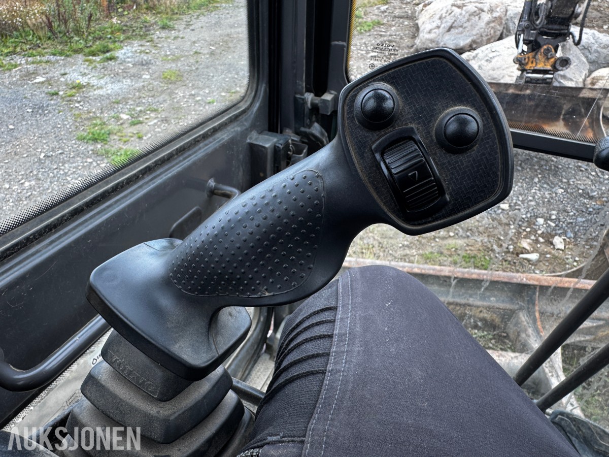 2014 Volvo ECR58D TILTROTATOR 4 SKUFFER