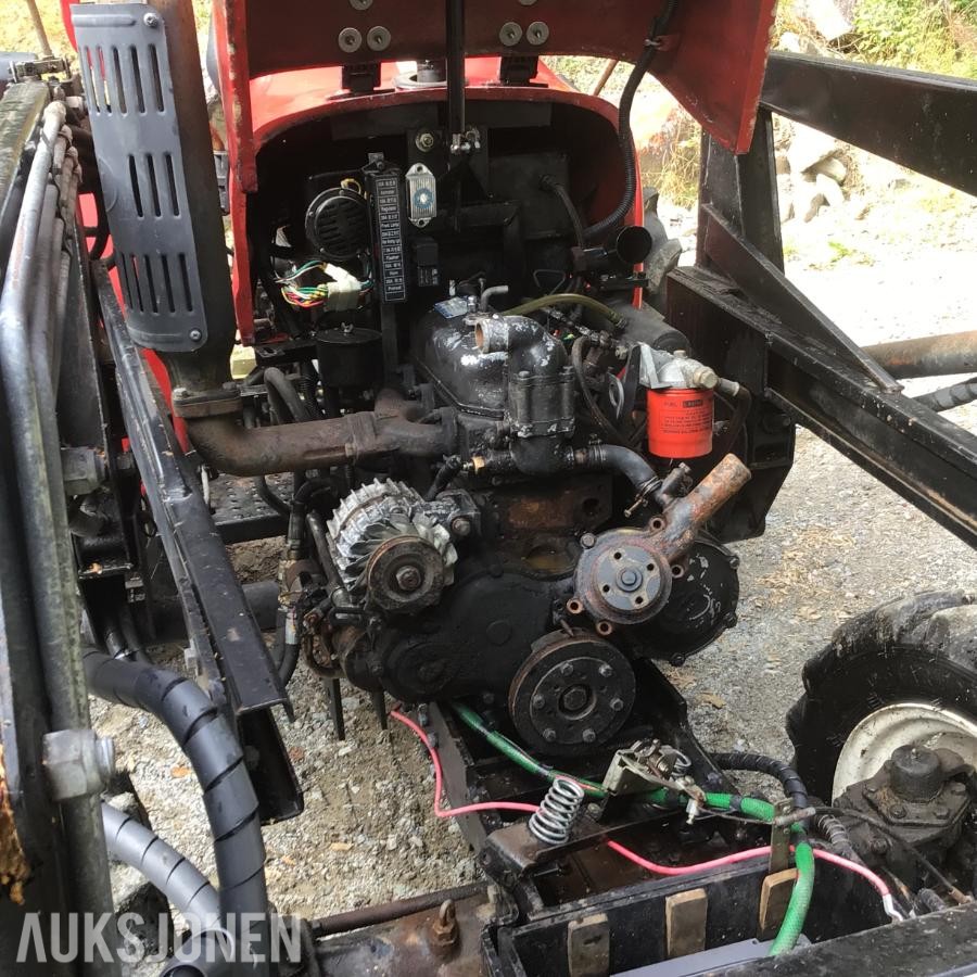 2006 Jinma 254 4WD traktor – Reparasjonsobjekt – Må ha ny toppakning