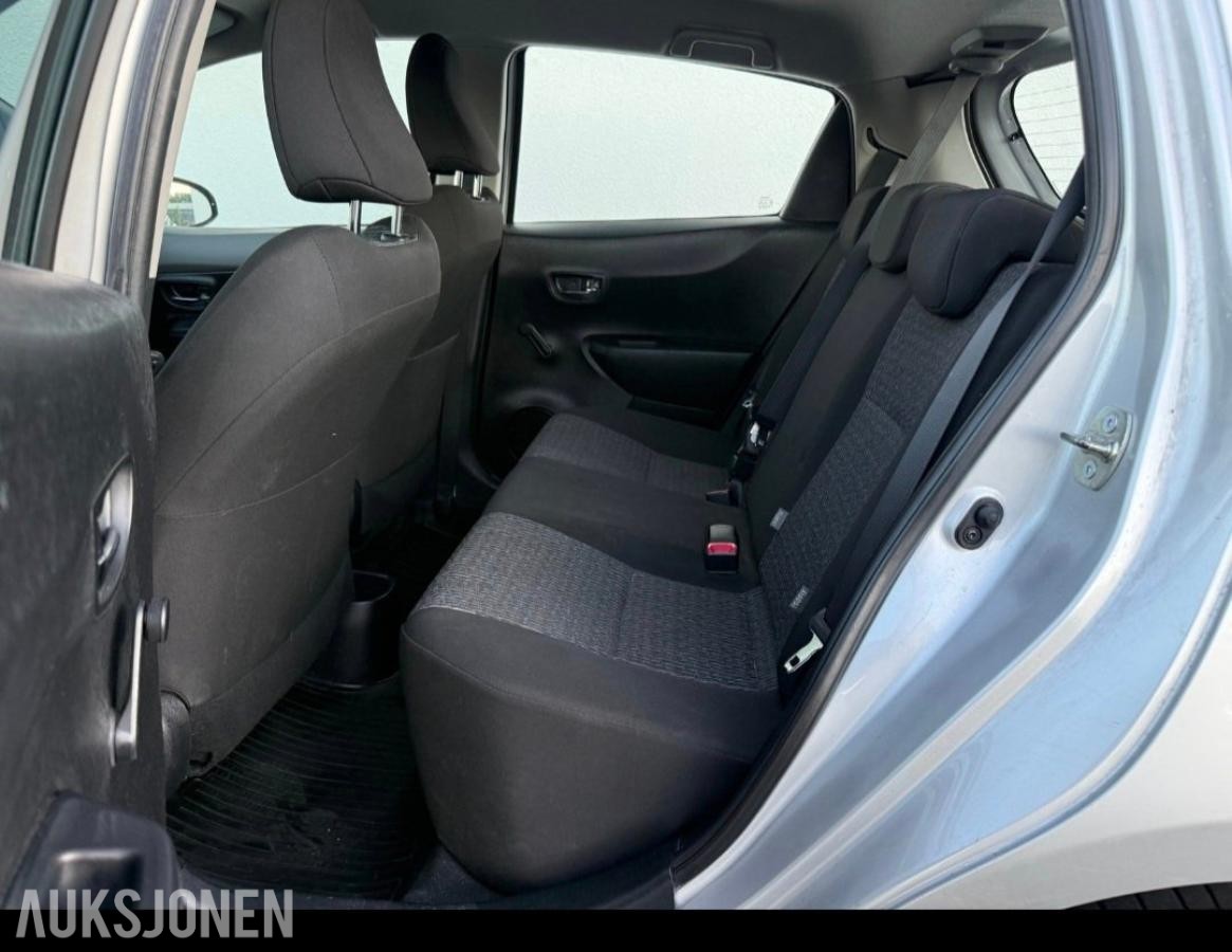 2013 Toyota Yaris 1.3 99hk HUD RYGGEKAMERA  KUN   92000km S+V DEKK