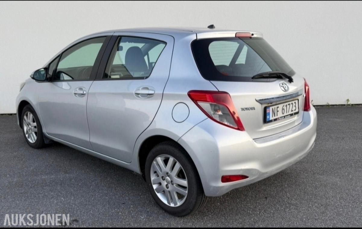 2013 Toyota Yaris 1.3 99hk HUD RYGGEKAMERA  KUN   92000km S+V DEKK