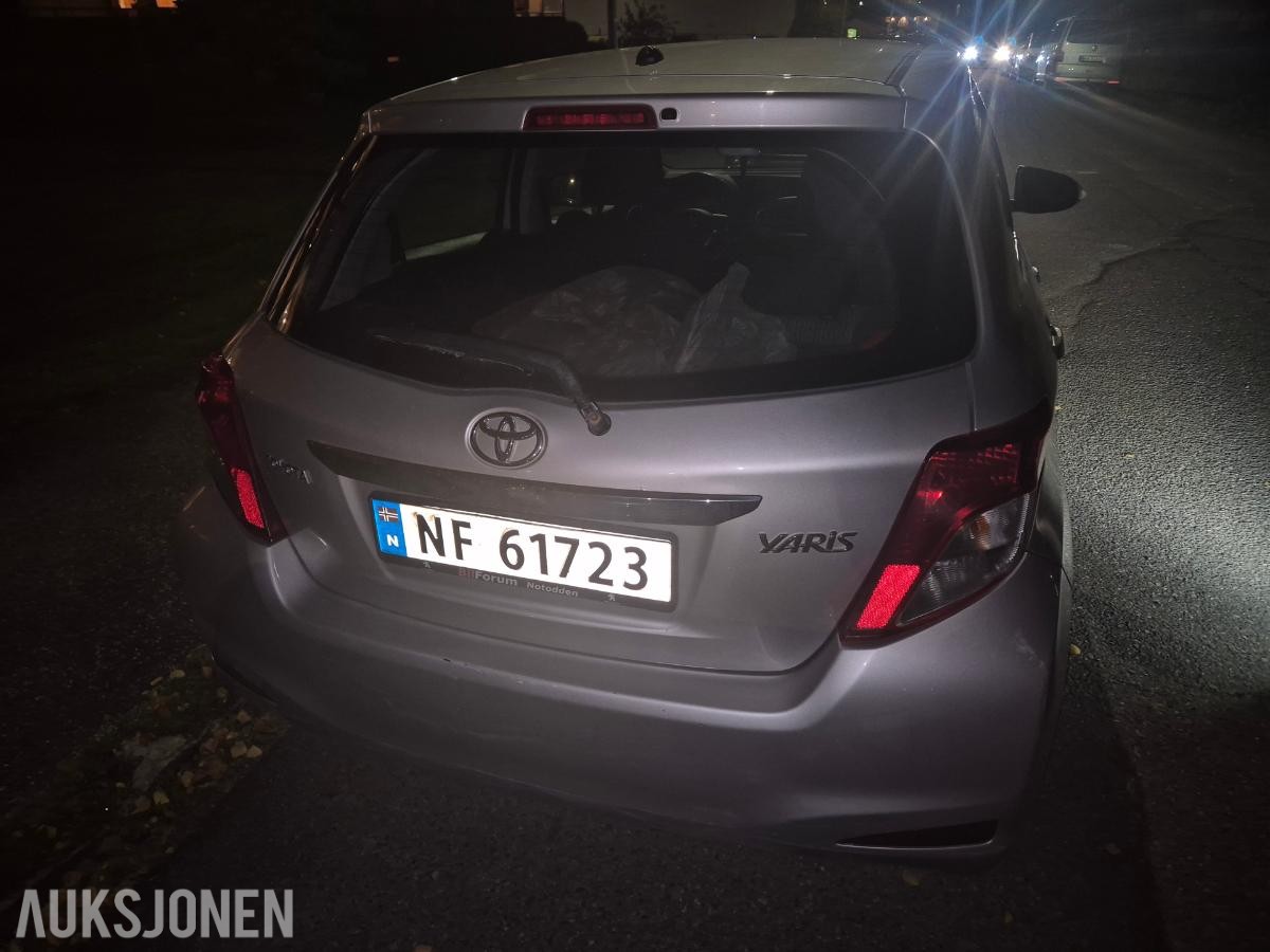 2013 Toyota Yaris 1.3 99hk HUD RYGGEKAMERA  KUN   92000km S+V DEKK