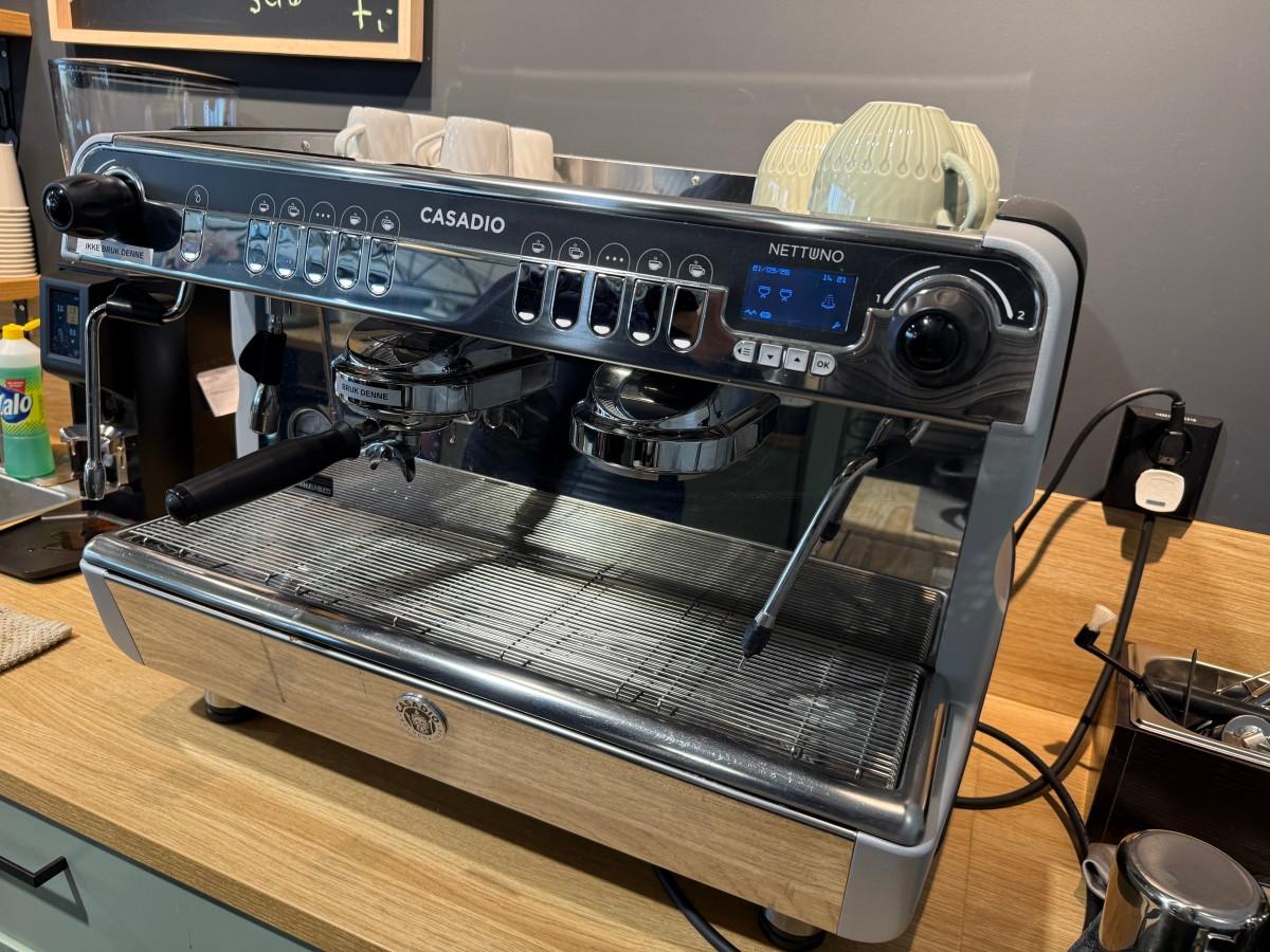 2026 Casadio Nettuno A/2 2-gruppers espressomaskin med Anfim Luna kaffekvern