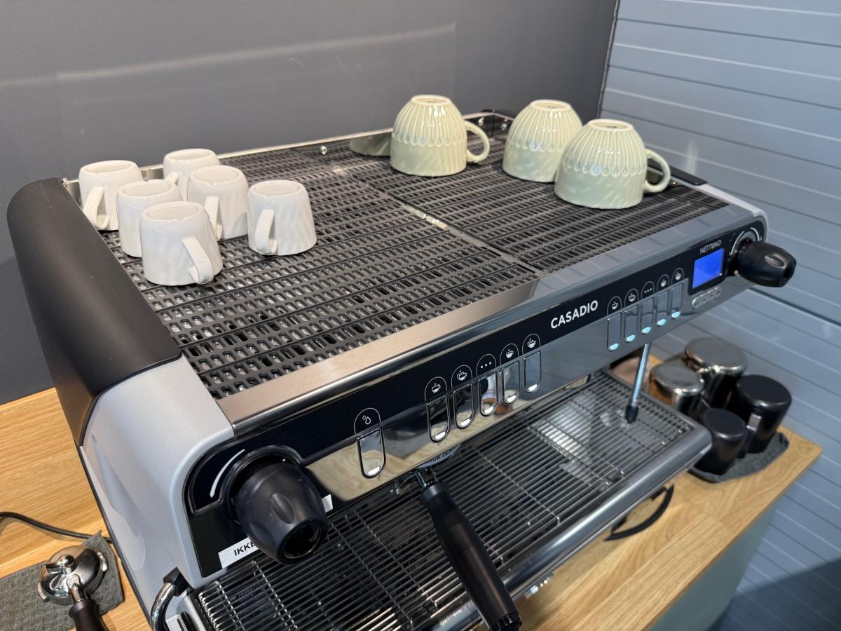 2026 Casadio Nettuno A/2 2-gruppers espressomaskin med Anfim Luna kaffekvern