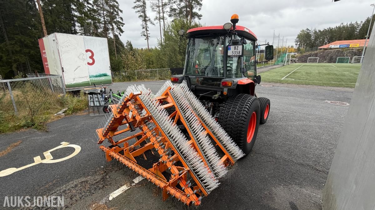 2018 Kubota L5240-II Traktor, HST, Tokvam skjær, 749 t