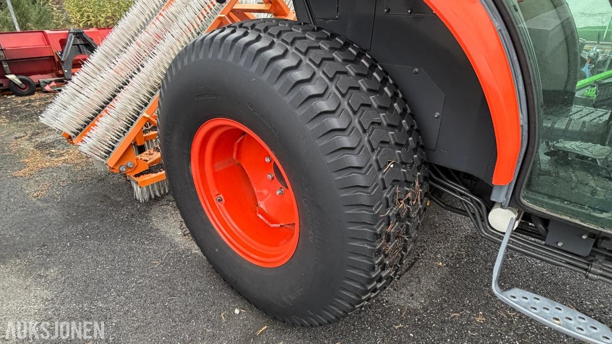 2018 Kubota L5240-II Traktor, HST, Tokvam skjær, 749 t