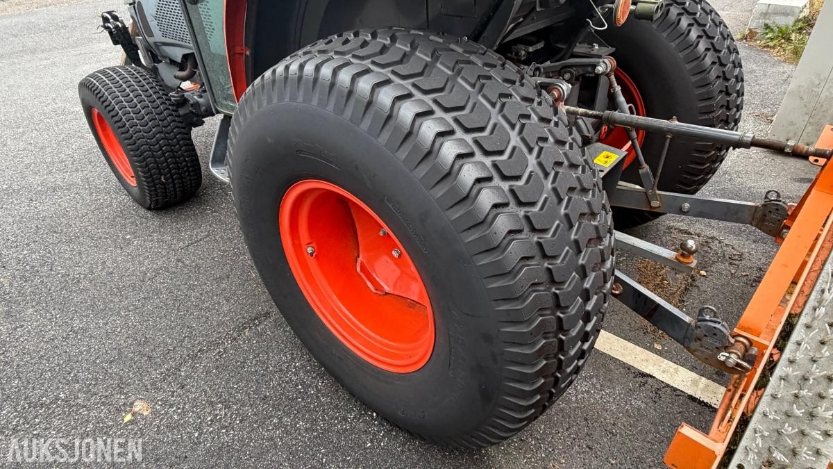 2018 Kubota L5240-II Traktor, HST, Tokvam skjær, 749 t