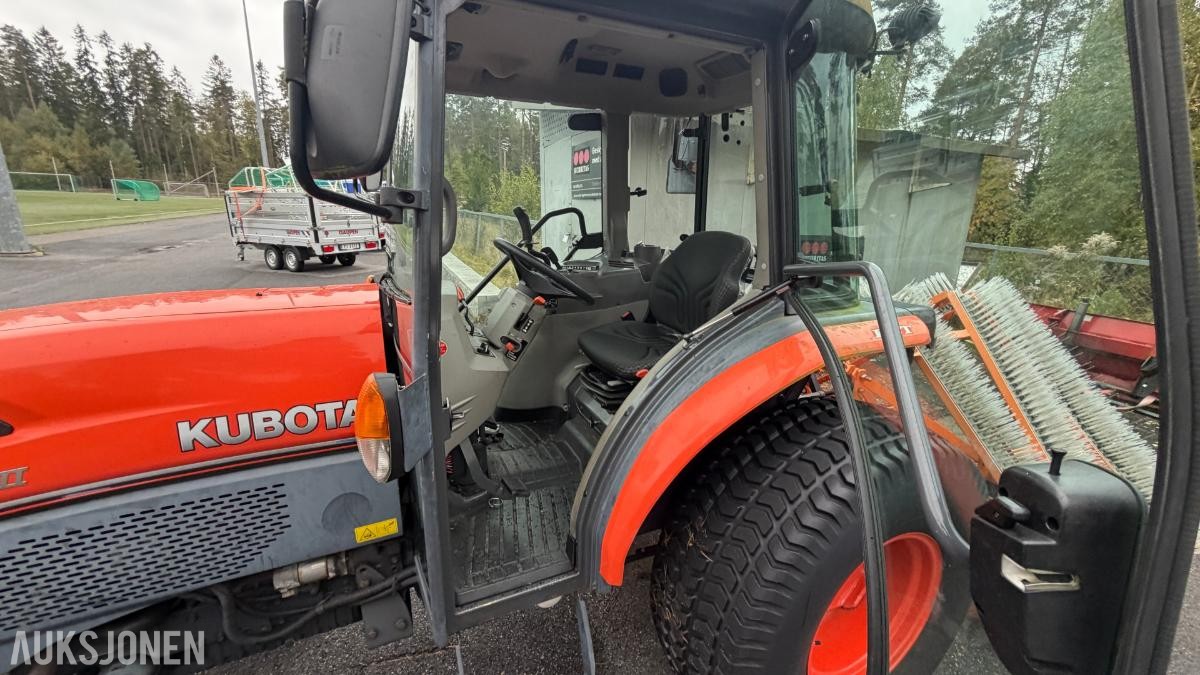 2018 Kubota L5240-II Traktor, HST, Tokvam skjær, 749 t