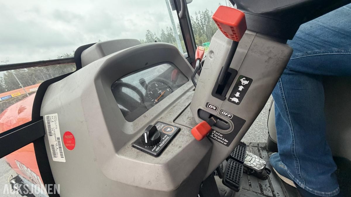 2018 Kubota L5240-II Traktor, HST, Tokvam skjær, 749 t