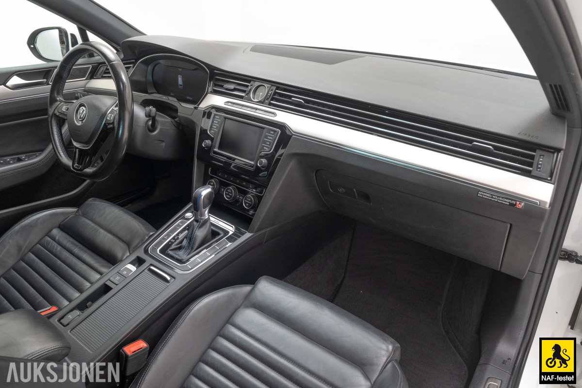 2017 Volkswagen Passat GTE HENGERFESTE KAMERA SKINN VARMER ACC LED