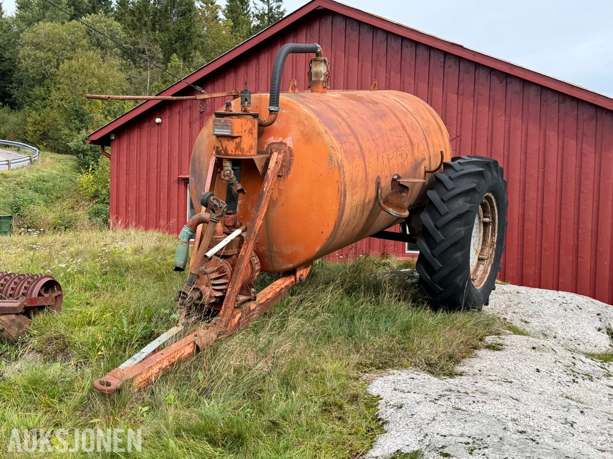 1979 Botnestal Gjødelvogn 2m3