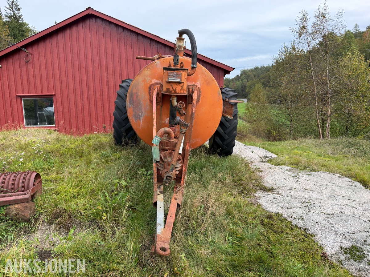1979 Botnestal Gjødelvogn 2m3