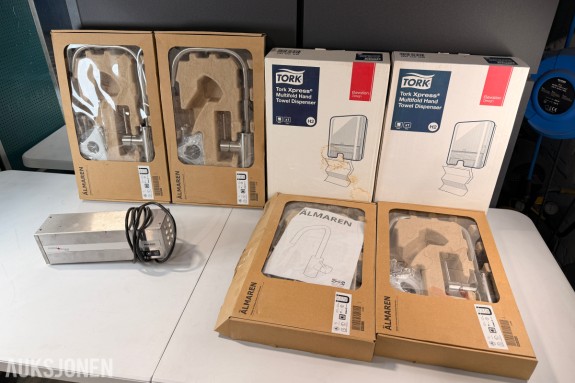 4 stk. IKEA ÄLMAREN blandebatterier, 2 stk. Tork H2 dispensere og JIMCO MAC500S luftrenser