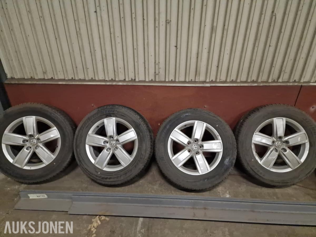 4 stk 18" Bridgestone Dueller H/P 112H dekk og felg