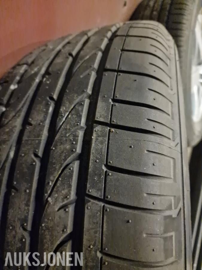 4 stk 18" Bridgestone Dueller H/P 112H dekk og felg