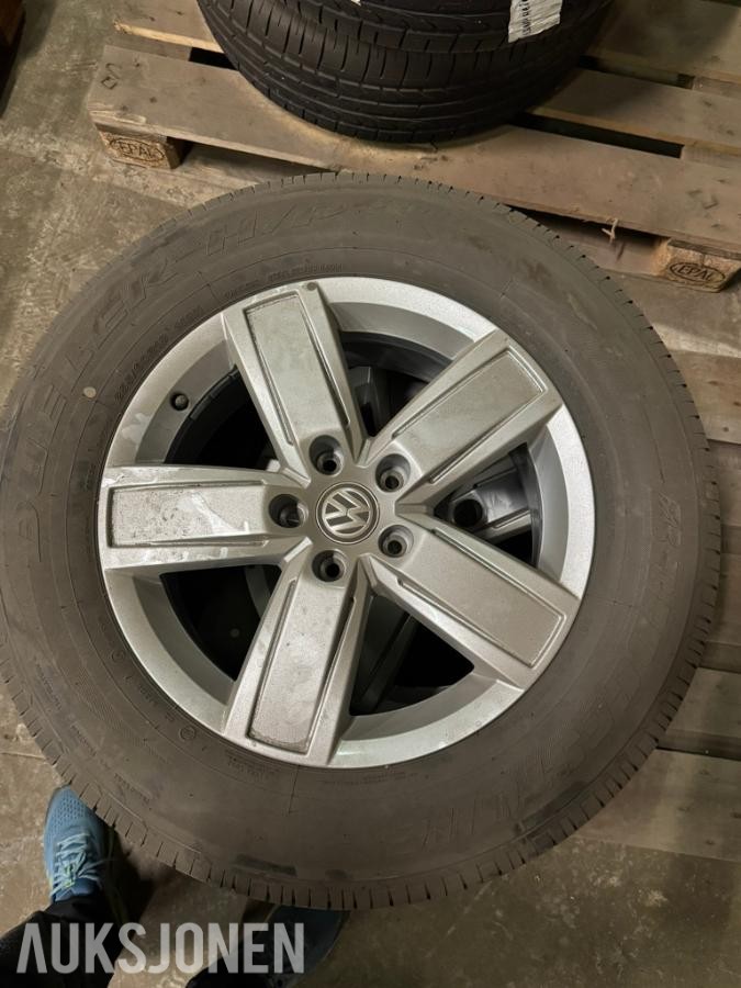 4 stk 18" Bridgestone Dueller H/P 112H dekk og felg