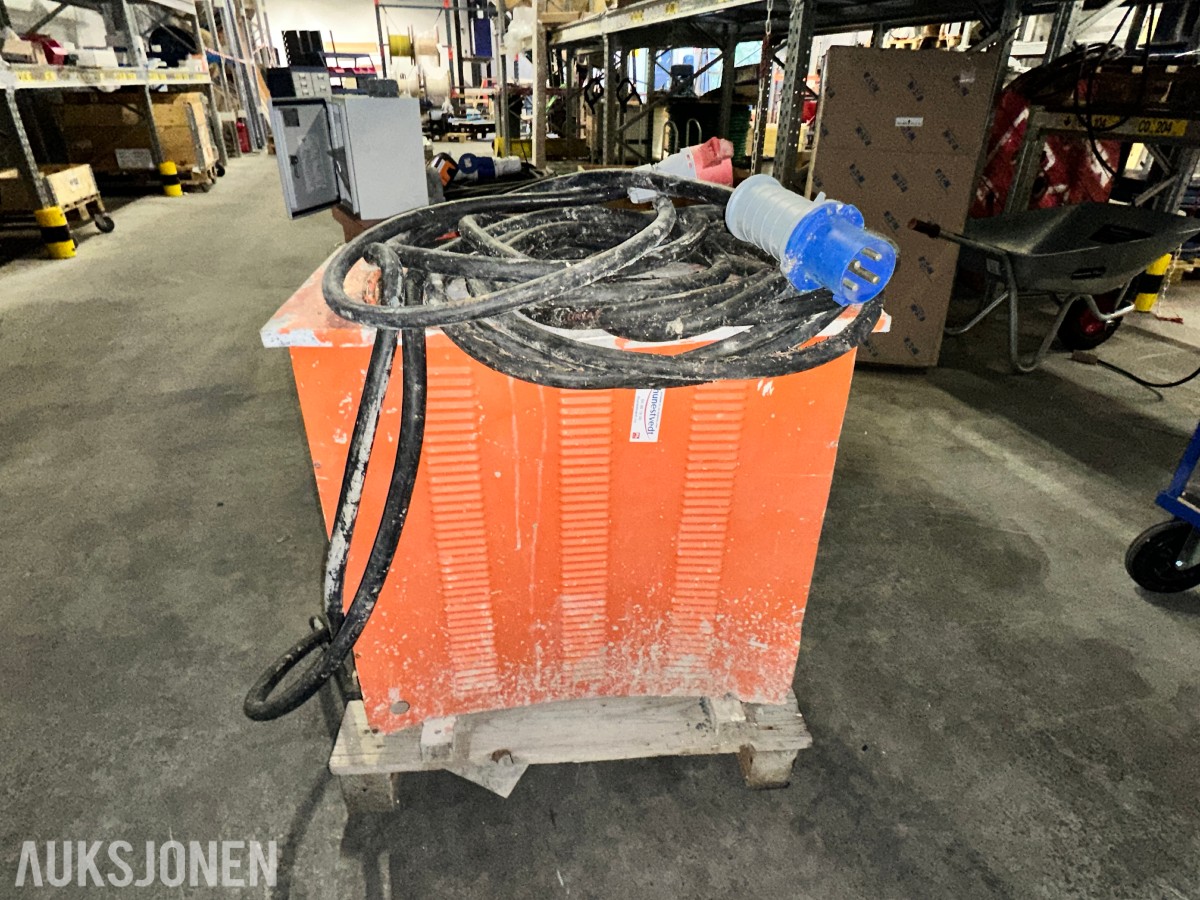 Transformator/ trafo 400/230 V – 24 kVA med kabler
