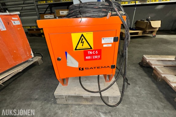 Satema O-Trafo 12,5 kVA 230/400 V transformator med fordelingsskap