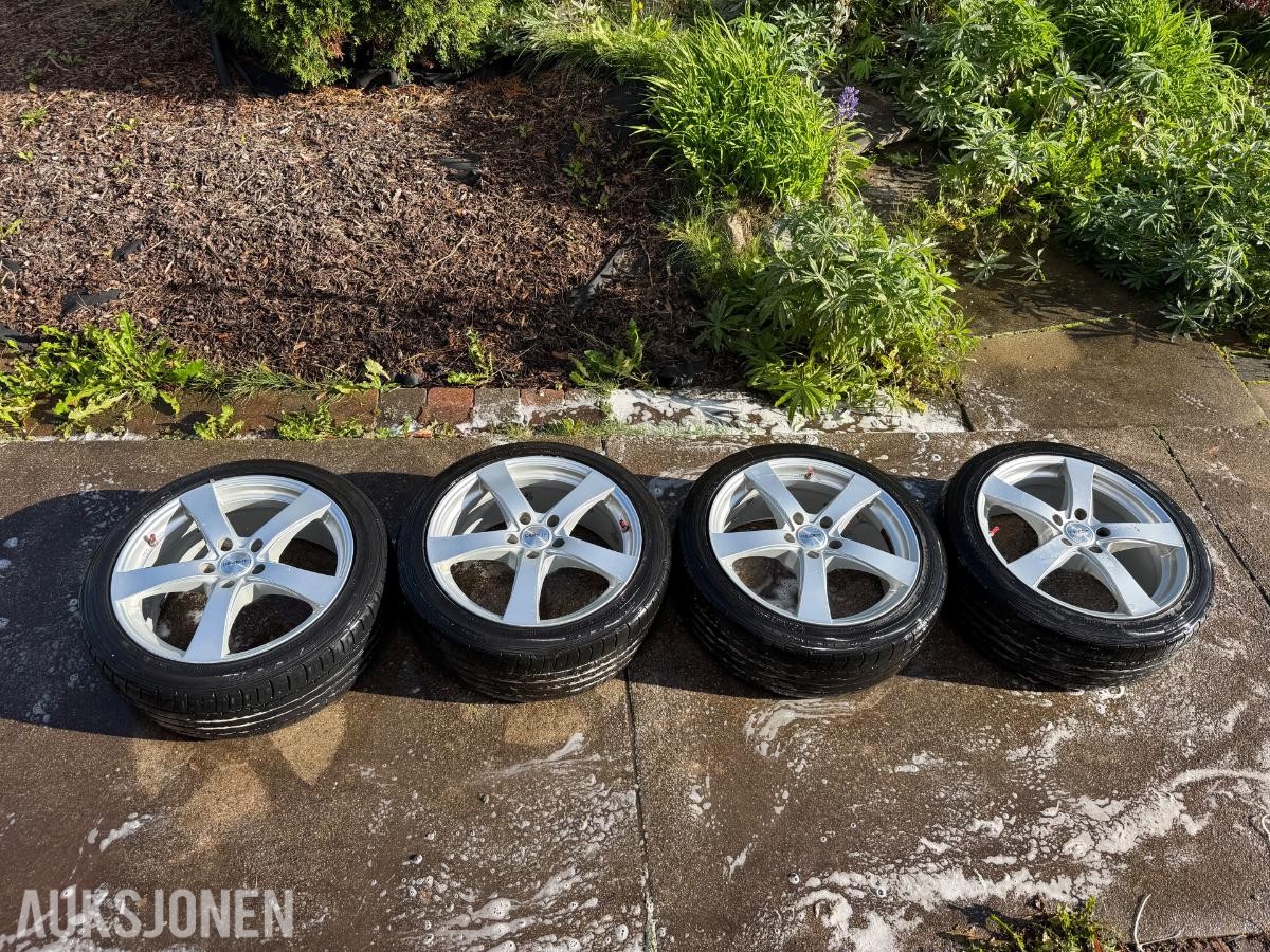 Dezent 5x114,3  ET40 felgpakke  225/40/18 dekk *Ingen minstepris*