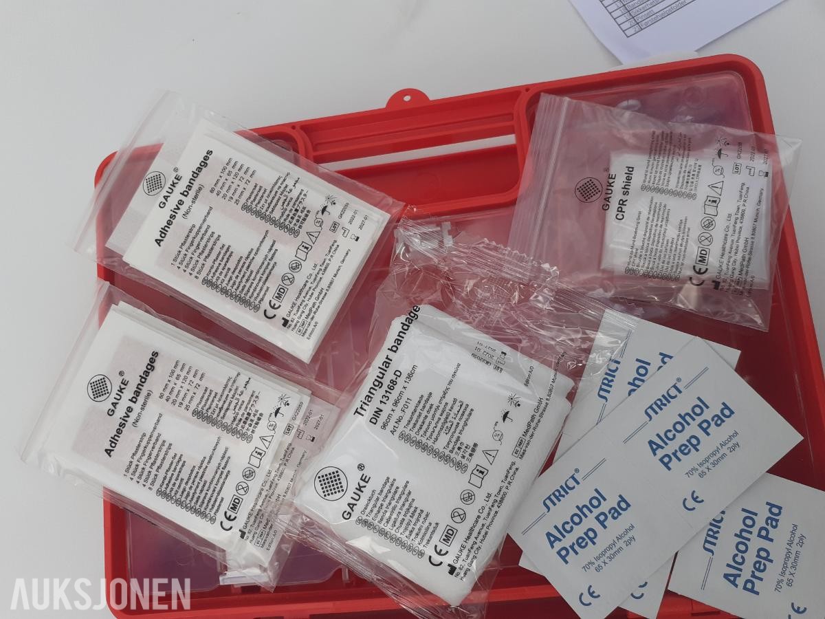 First Aid Førstehjelpskoffert 24 stk.