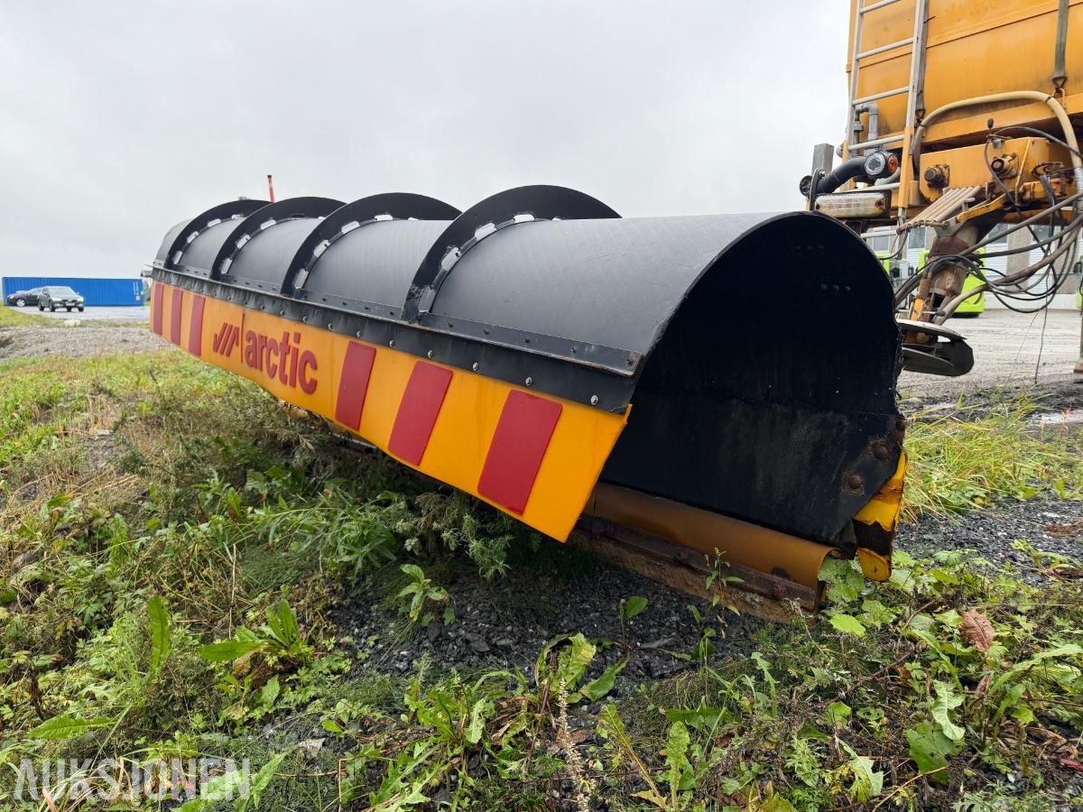 2022 Arctic AM 4000 HPD snøplog