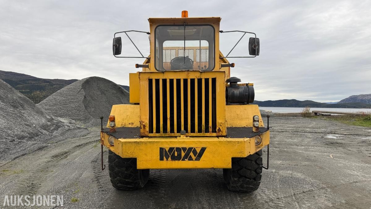 Moxy D16B Dumper, 6x6 m/ 13 882 timer
