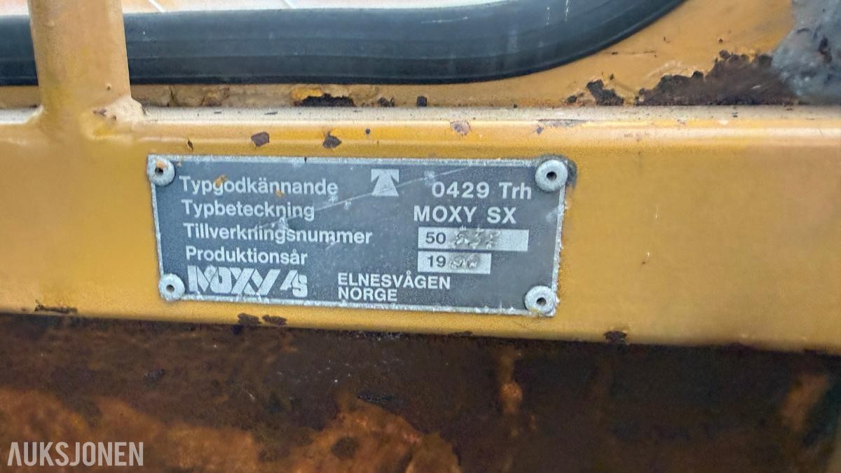 Moxy D16B Dumper, 6x6 m/ 13 882 timer