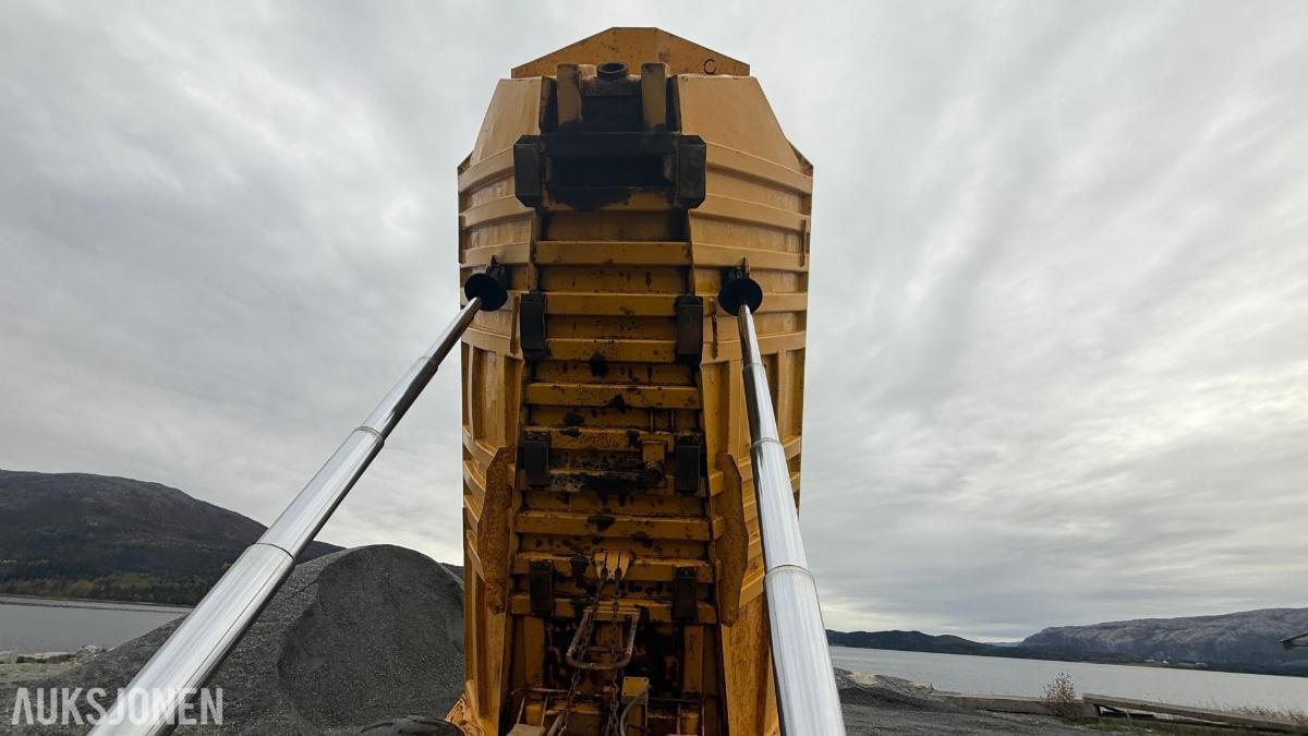 Moxy D16B Dumper, 6x6 m/ 13 882 timer