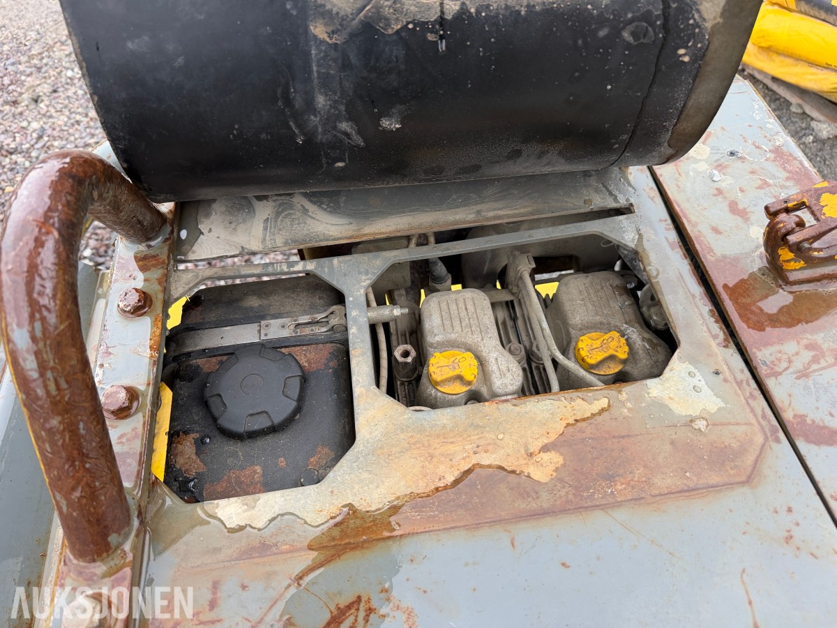 2014 Wacker Neuson Vibroplate DPU 100-70Les _/ 768 kilo