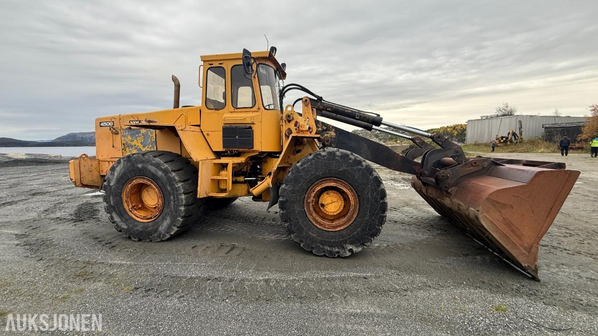 1984 Volvo BM LM 4500 Hjullaster 21 320t m/ skuffe
