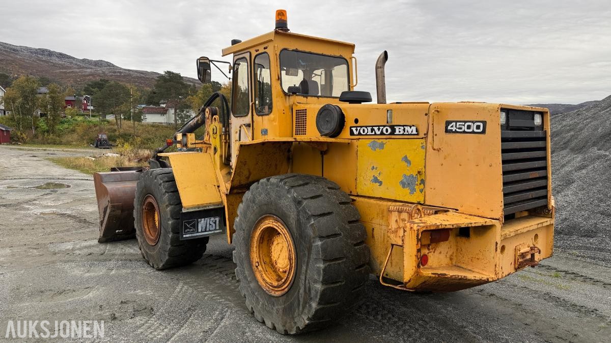 1984 Volvo BM LM 4500 Hjullaster 21 320t m/ skuffe