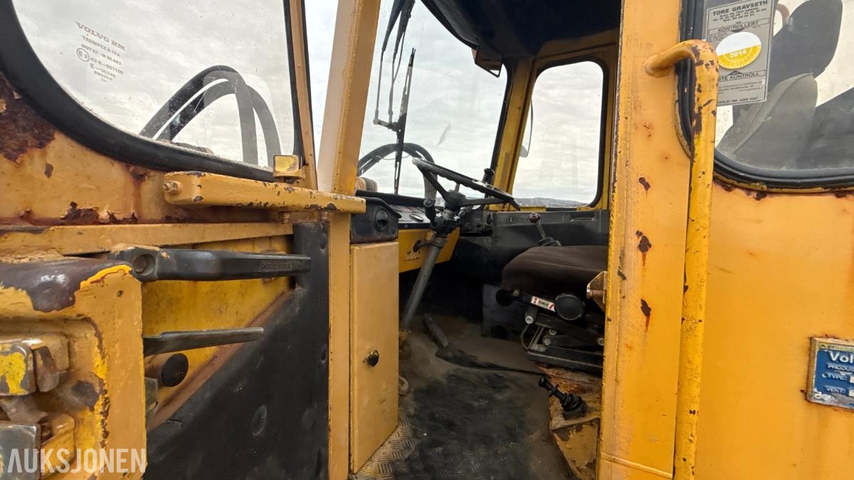 1984 Volvo BM LM 4500 Hjullaster 21 320t m/ skuffe
