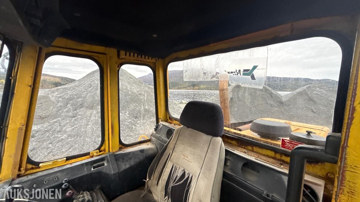 1984 Volvo BM LM 4500 Hjullaster 21 320t m/ skuffe